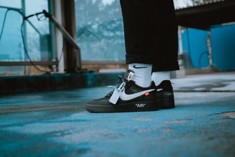 Air force 1 off white hot sale on feet